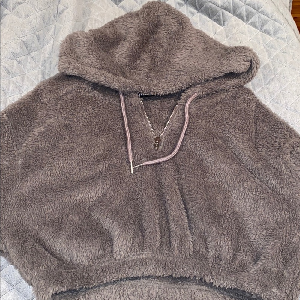 HOLLISTER CROPPED FURRY HOODIE
